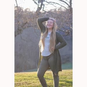 Meet your Posher, Alexis